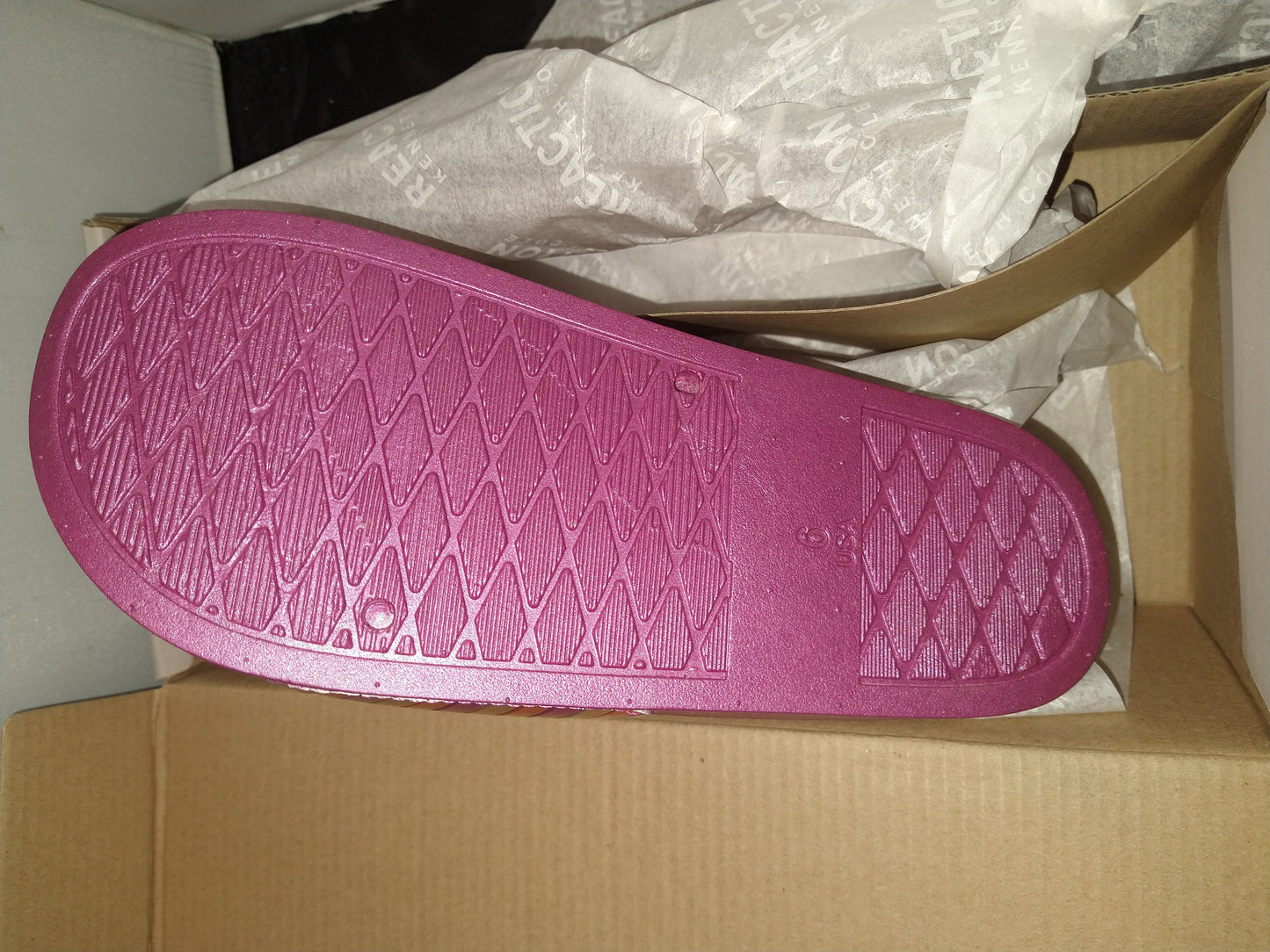 Kenneth Cole Womens Pool Pipes Open beach slides size 6M