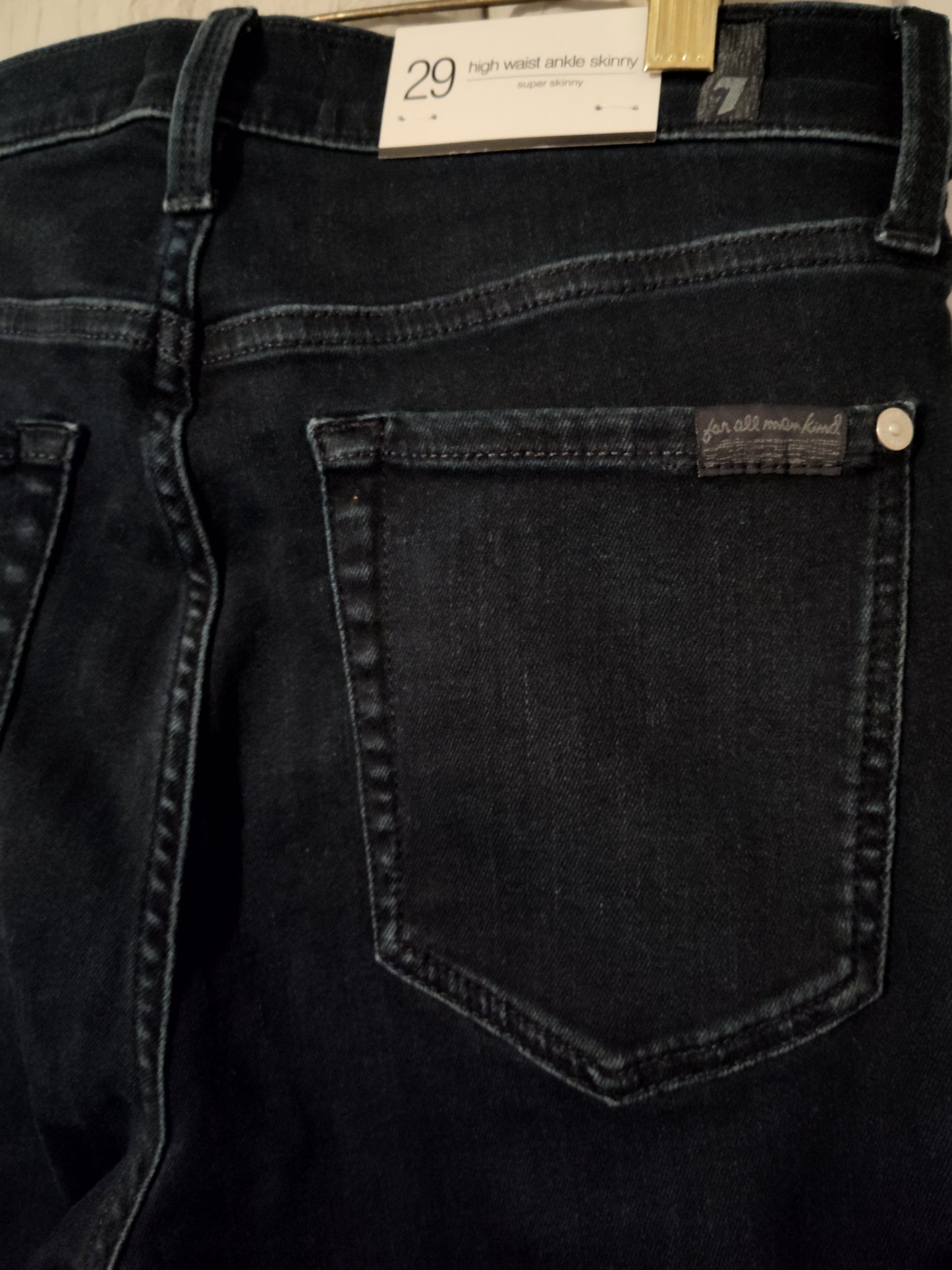 Jean taille haute longueur cheville pour femme 7 For All Mankind. Seren