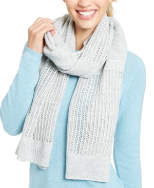 Écharpe en maille ouverte et bloquée