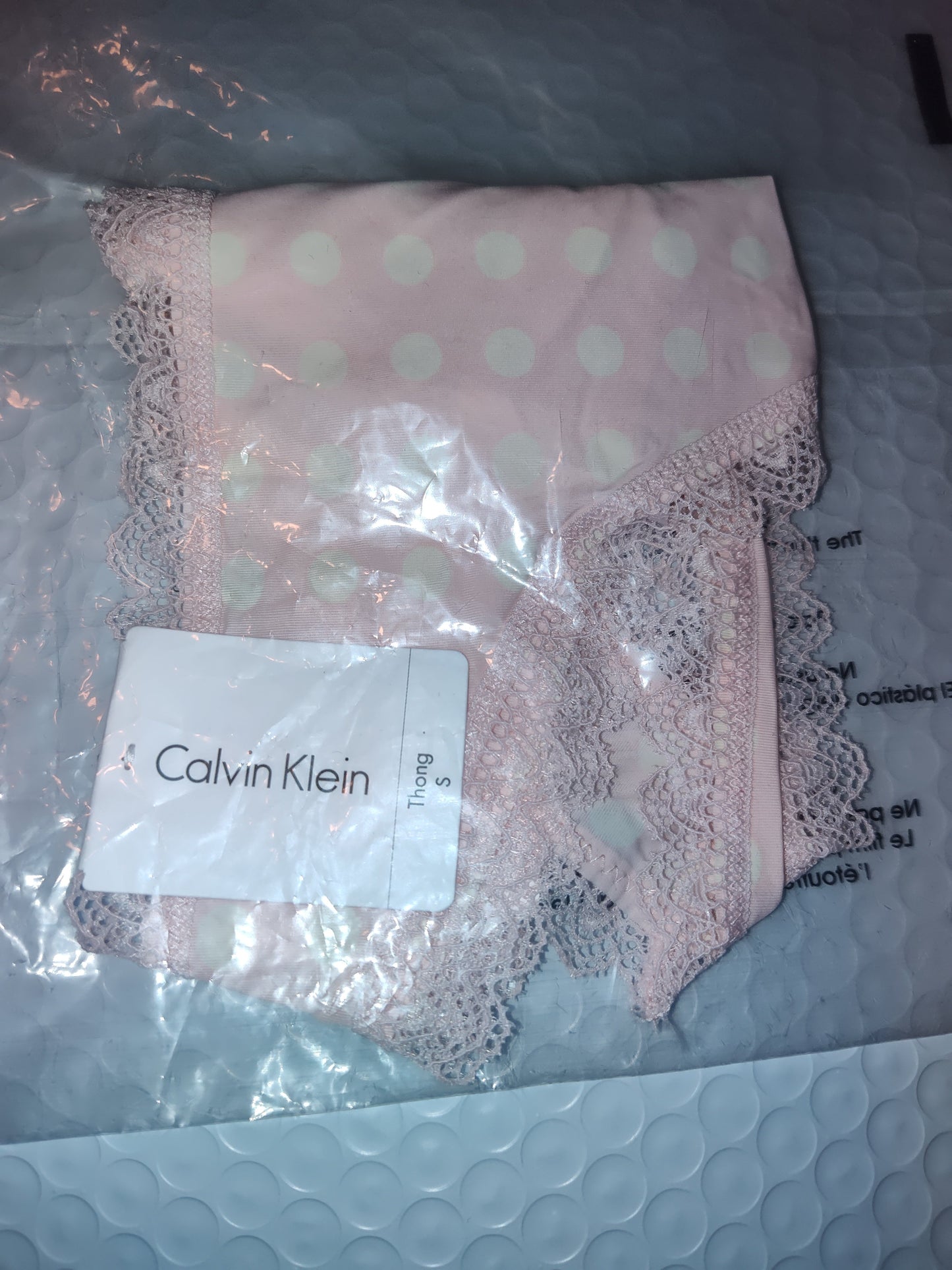 Calvin Klein Womens Lace-Trim Thong  QD3705