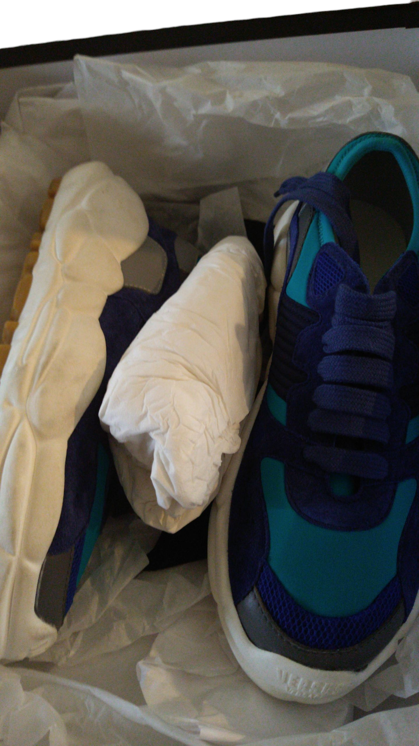 VERSACE VERSUS  Mens F2VNRC Suede Lace up Fashion Sneakers, BLUE 40