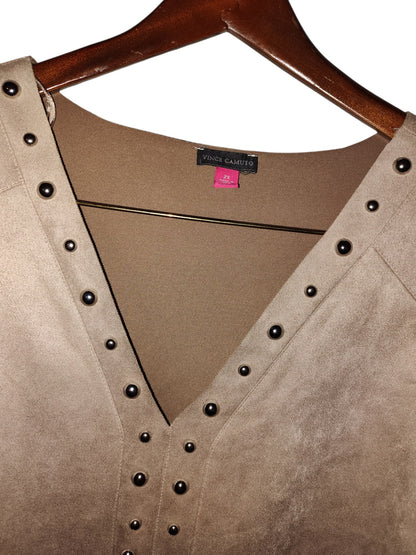 Robe droite cloutée en faux daim grande taille Vince Camuto 