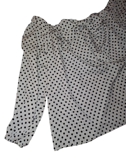 Chemisier à pois et épaules dénudées avec nœud pour femme de Riley Rae, blanc