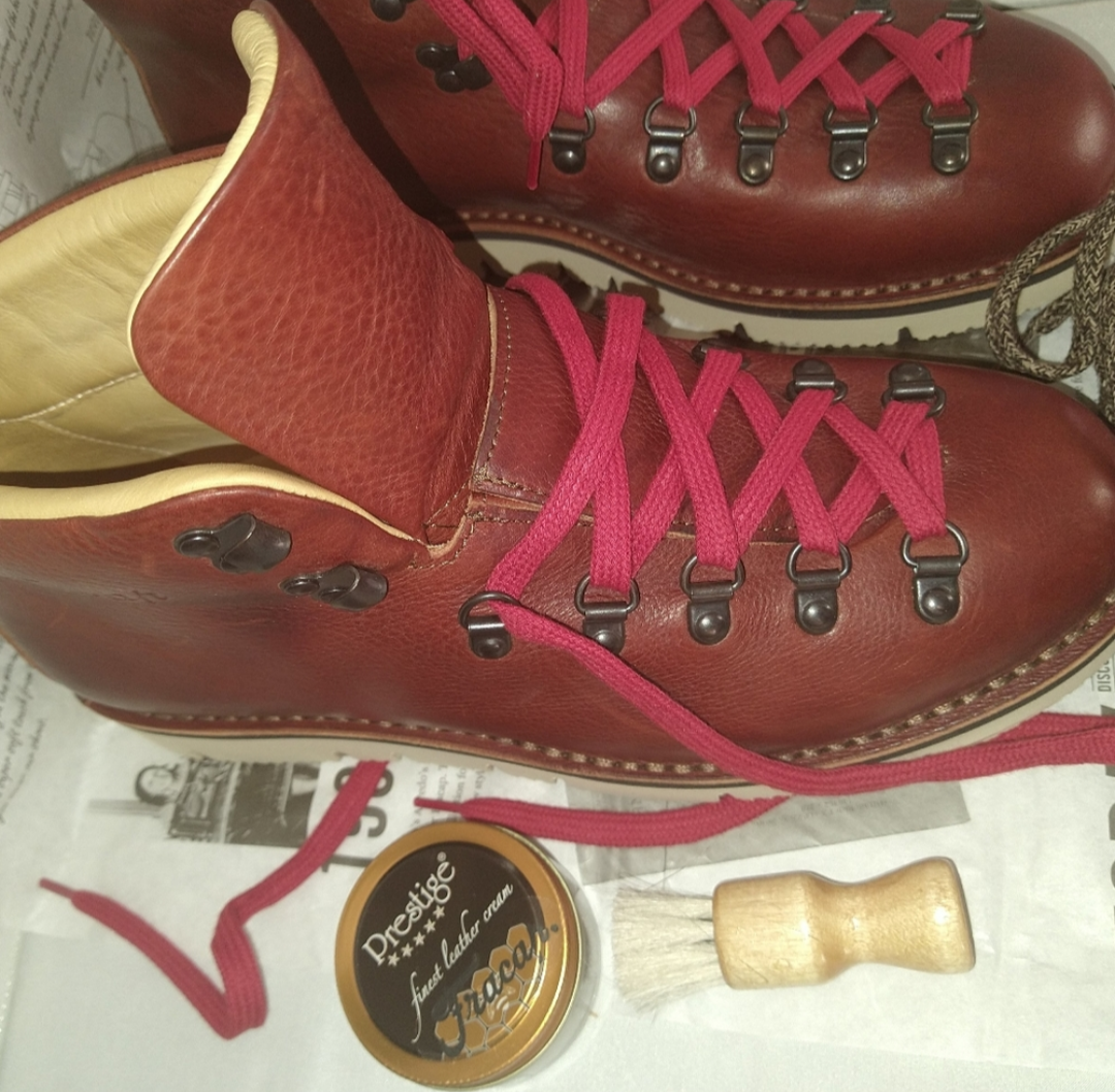 Fracap Men's Leather Sport Boots. Brown. W accessories