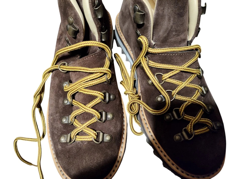 Chaussures de randonnée ondulées en daim marron