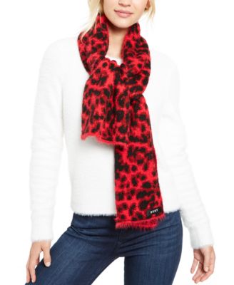 Écharpe rose en tricot zèbre pelucheux